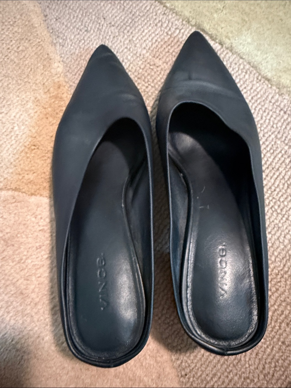 Vince Black Pointed-Toe Leather Mules